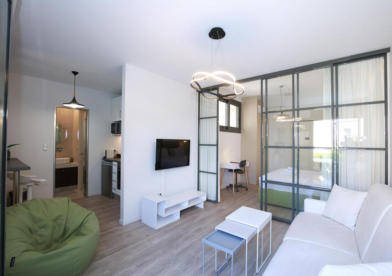 Emily In Athens - Central Chic Flat With Terrace Syntagma E1 Ngoại thất bức ảnh